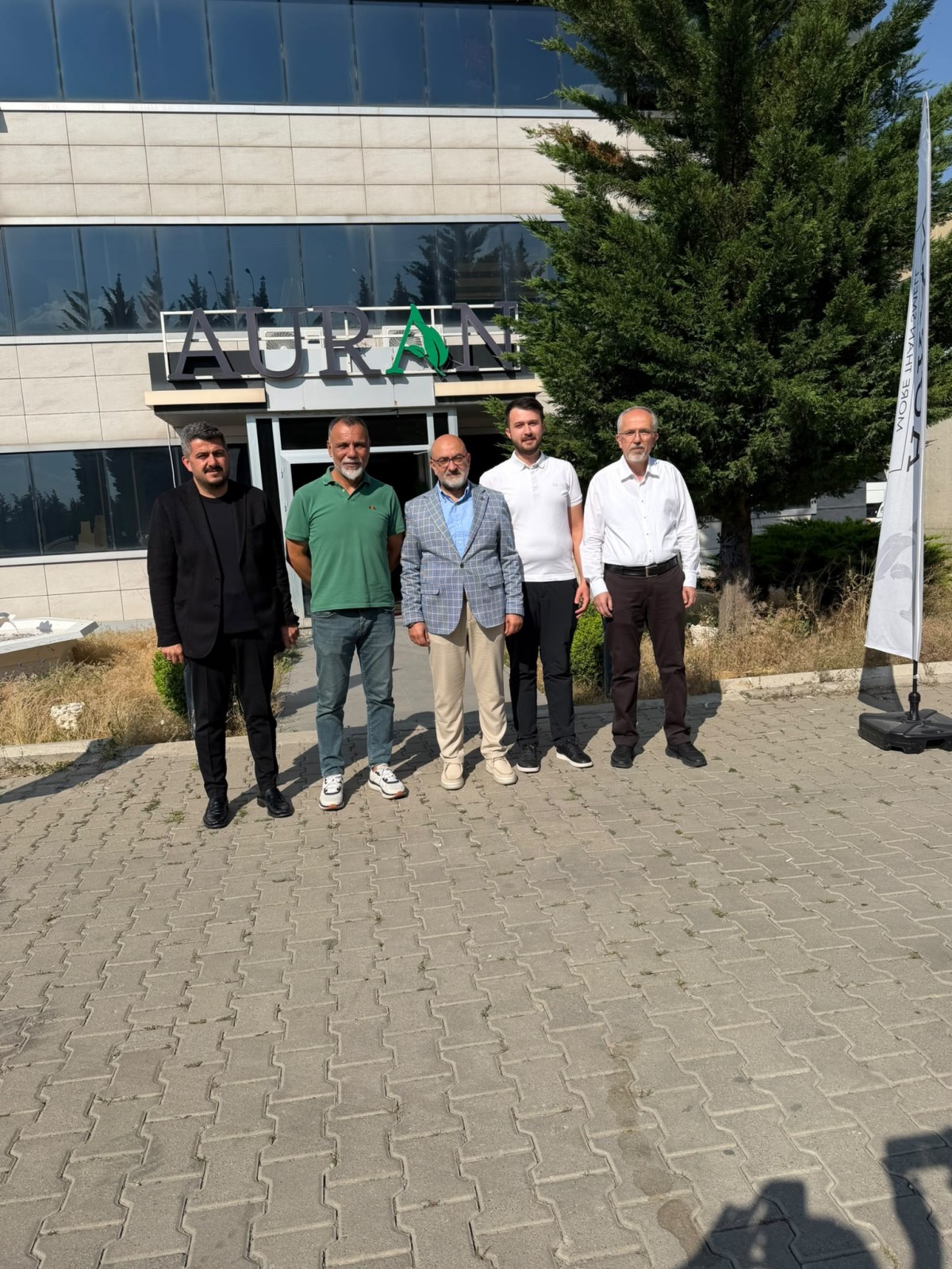 ClNGl'DAN AURAN KOZMETİK'E ZİYARET