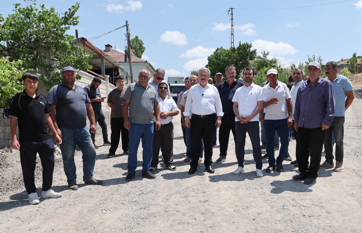 SARIMSAKLI MAHALLESİ'NDE HİZMET RÜZGARLARI ESİYOR