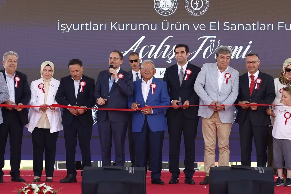 İNSANIMIZI TOPLUMA KAZANDIRAN HER ÇALIŞMANIN YANINDAYIZ