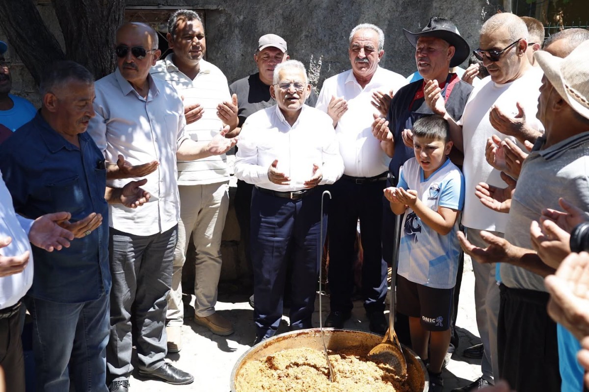 YÜZ YILLIK SU HASRETİ SON BULAN OBRUKLULAR BİRARAYA GELDİ