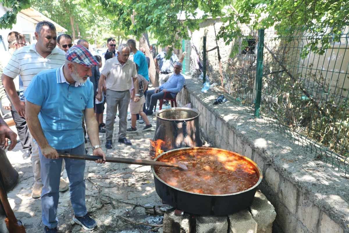 BAŞKAN ÇOLAKBAYRAKDAR, OBRUK’TA SILA-İ RAHİM BULUŞMASINA KATILDI