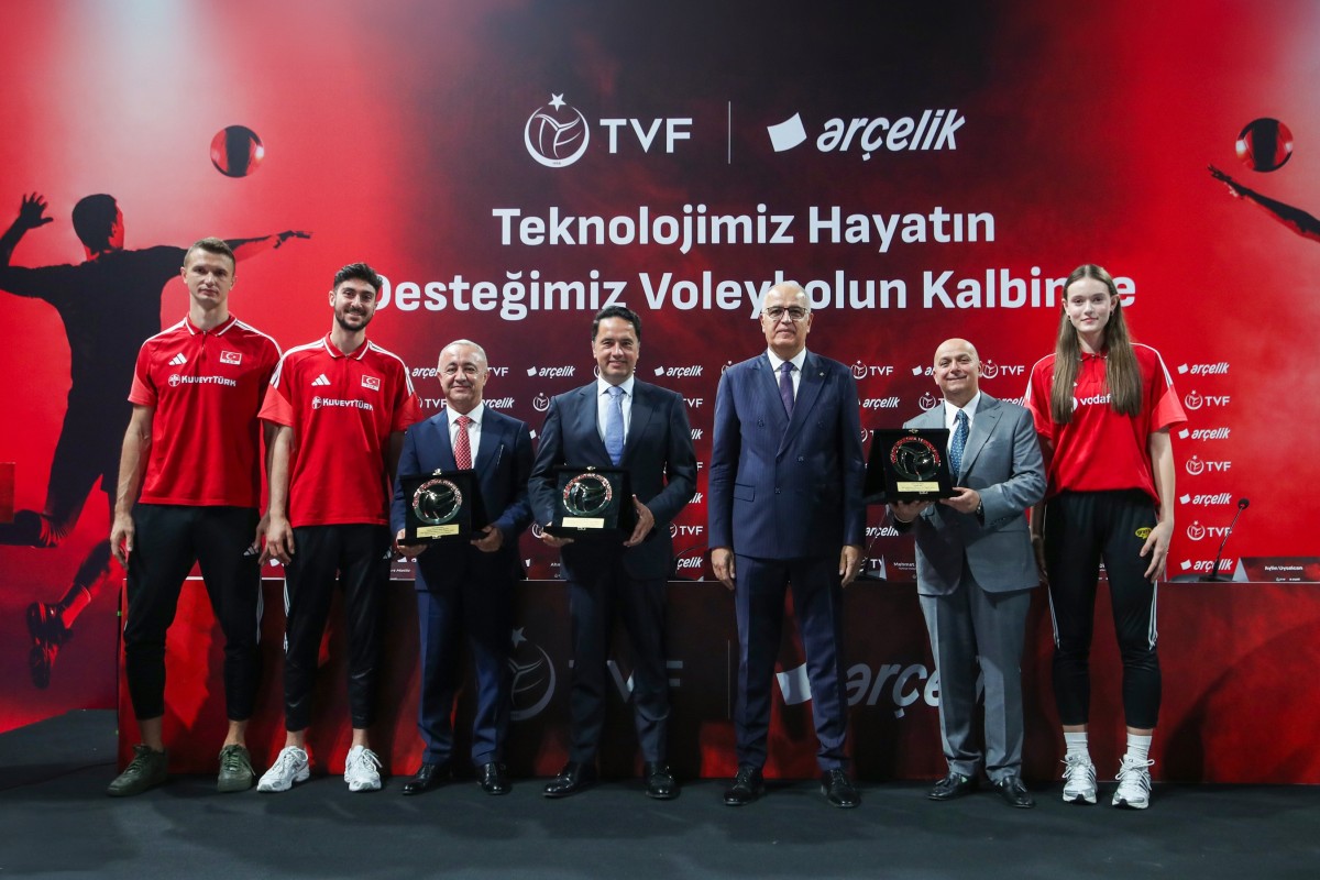 ARÇELİK’TEN VOLEYBOL MİLLİ TAKIMLARINA SÜRDÜRÜLEBİLİR DESTEK