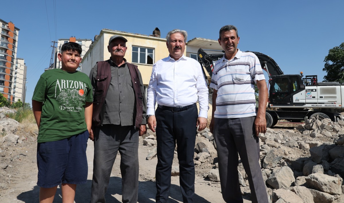 MELİKGAZİ, KENTSEL DÖNÜŞÜM ÇALIŞMALARI İLE İLÇENİN ÇEHRESİNİ GÜZELLEŞTİRMEYE DEVAM EDİYOR