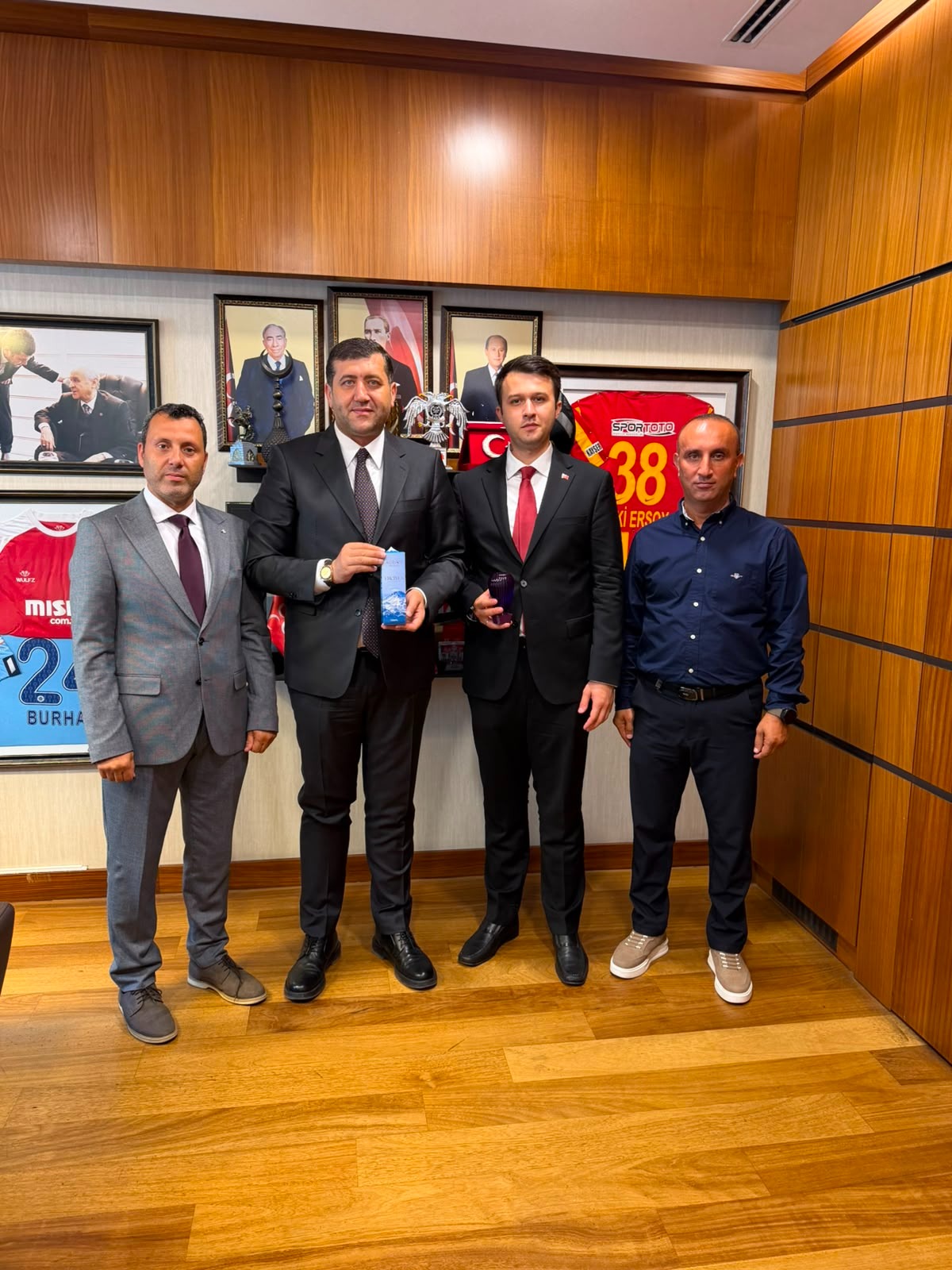 AURAN KOZMETİK, ÜRETİM VİZYONUNU VE KOZMETİK SEKTÖRÜNÜN GELECEĞİNİ DEĞERLENDİRDİ