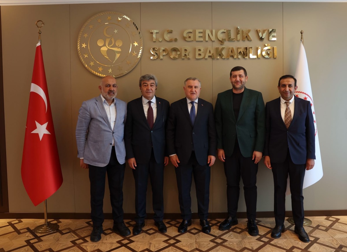 KAYSERİSPOR'DAN BAKAN ZİYARETİ