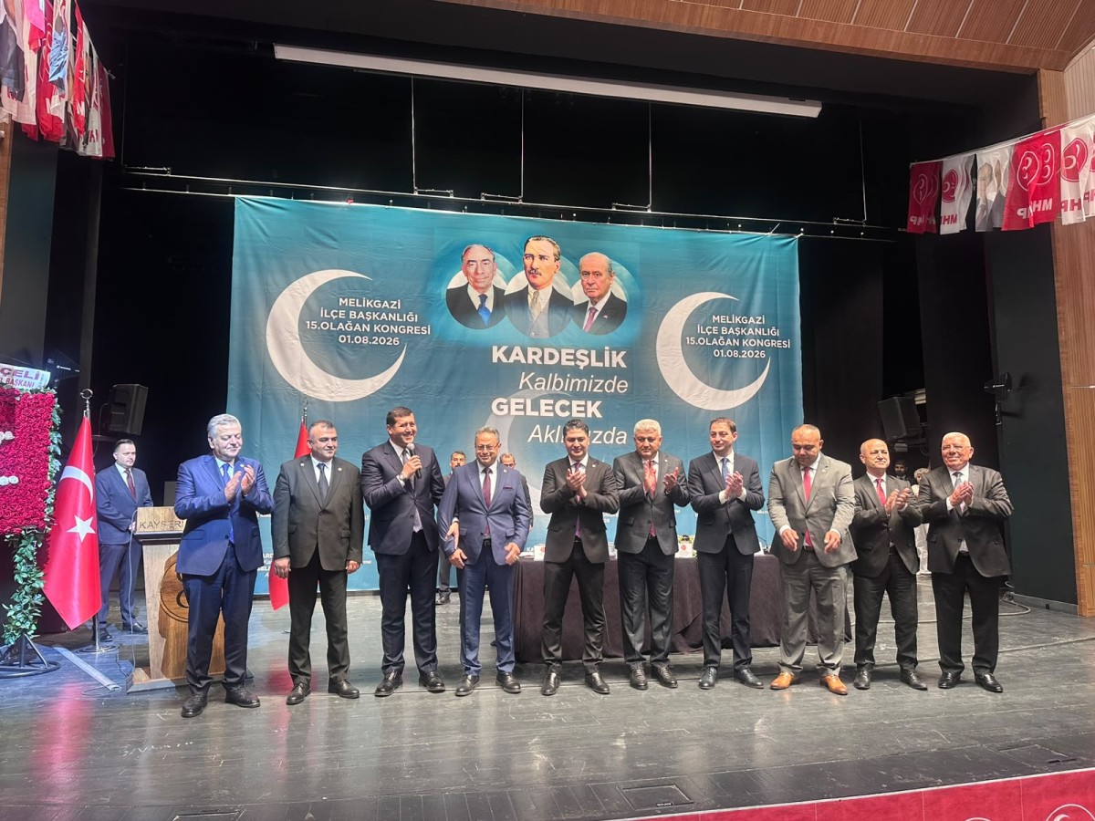 ÜÇ MECLİS ÜYESİ MHP'YE KATILDI 