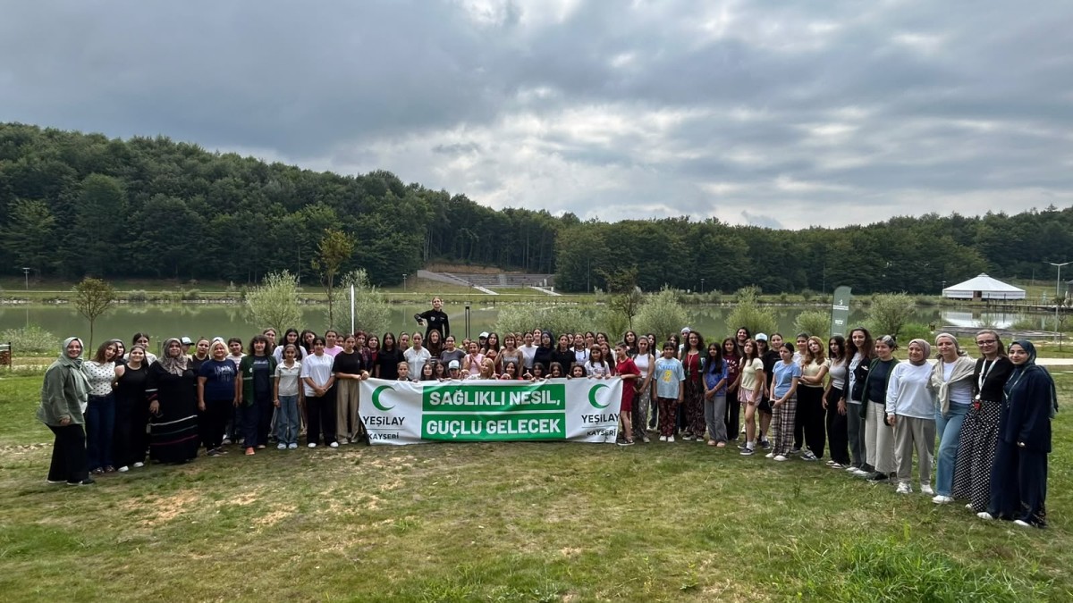 ERVA SPOR OKULLARI DÜZCE'DE YEŞİLAY KAMPINDA BULUŞTU