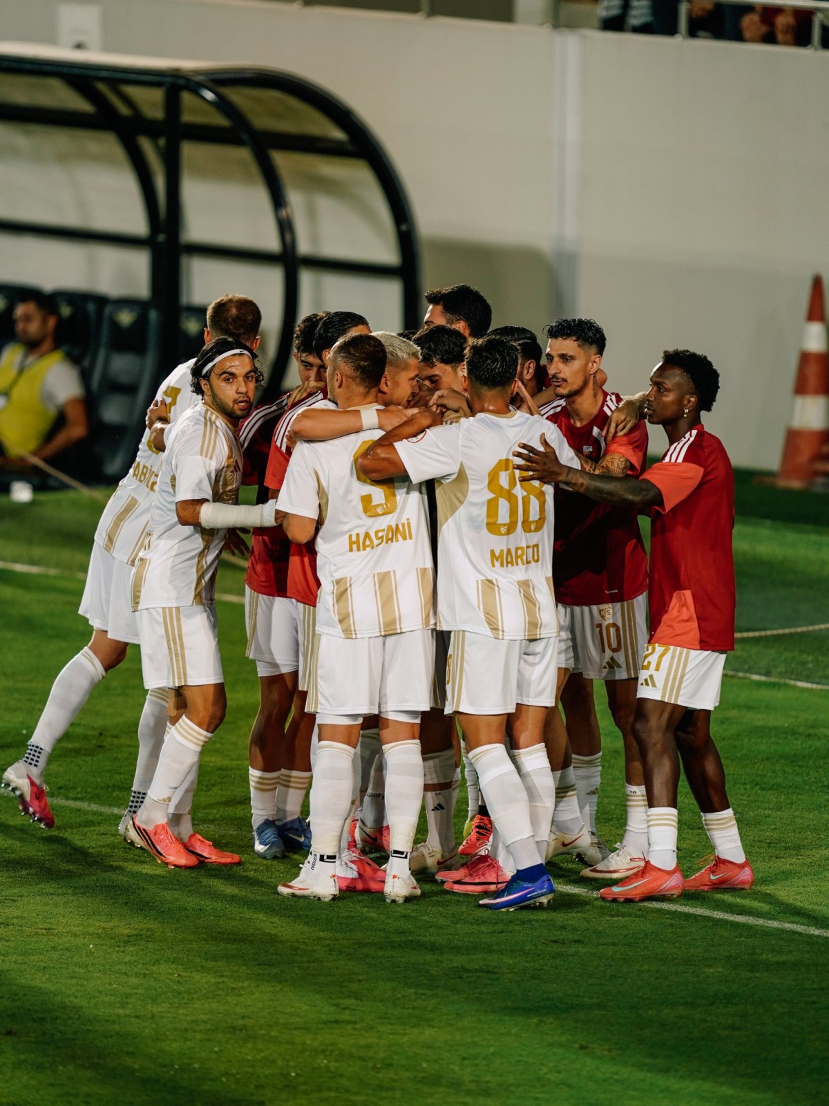 KAYSERİSPOR, SEFERİNİN GOLLERİ İLE SEZONA 2-0 GALİBİYETLE BAŞLADI
