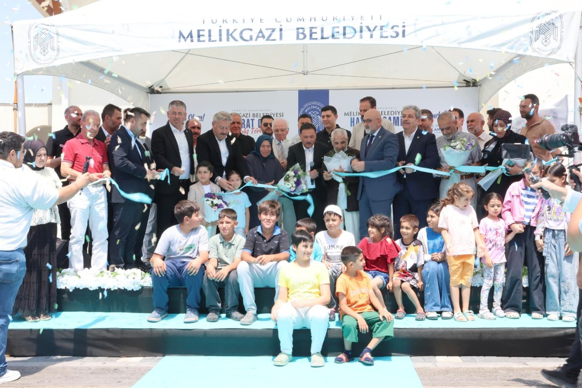 MELİKGAZİ BELEDİYESİ HAYRAT CAMİİ’Yİ İBADETE AÇTI