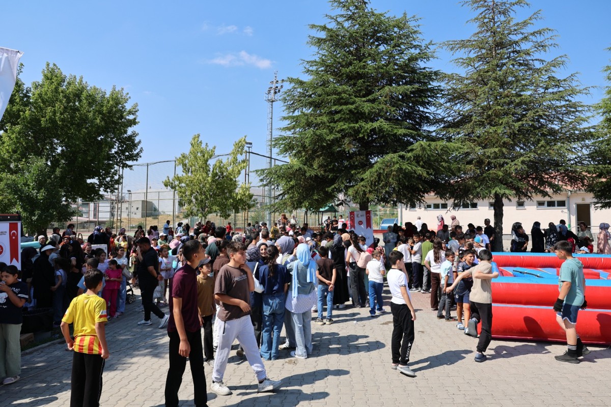 SPOR A.Ş. 4-6 YAŞ YAZ KUR’AN KURSLARINDA COŞKULU KAPANIŞ