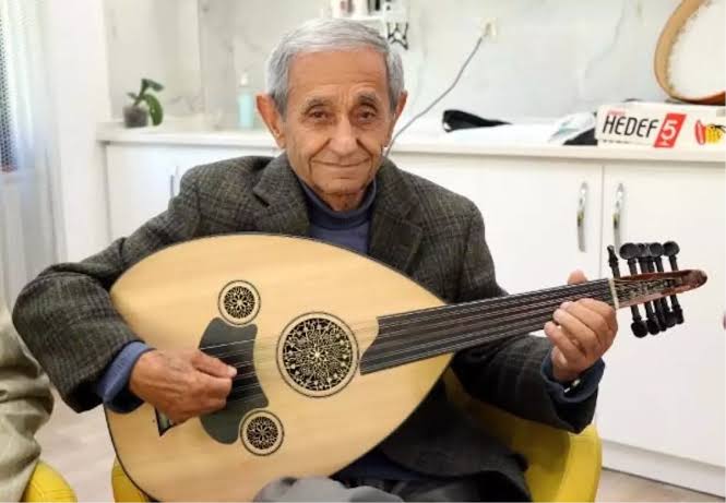 90 YAŞINDA OTUZ AĞUSTOS MARŞI YAZDI