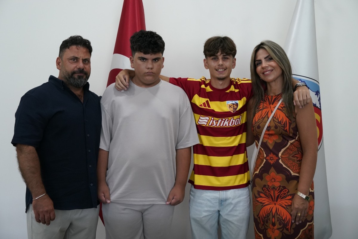 KAYSERİSPOR, GENÇ YlLDlZA İMZA ATTIRDI 