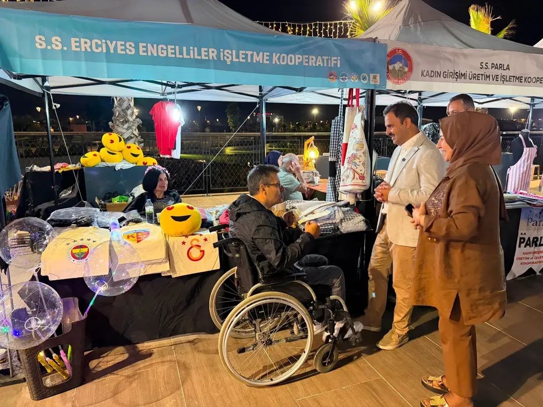 ERMİŞ, EREK STANDINI ZİYARET ETTİ
