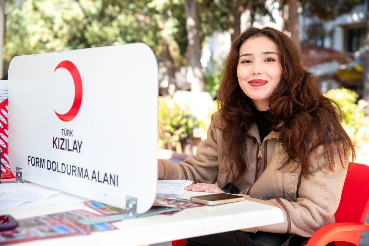 GENÇLER KAN BAĞIŞINI SEVDİ