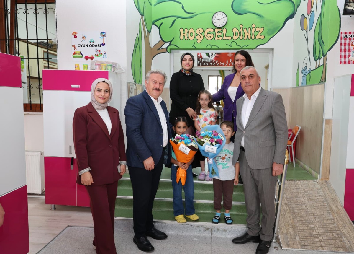 BAŞKAN PALANCIOĞLU ÖĞRENCİLERİN OKUL HEYECANINI PAYLAŞTI