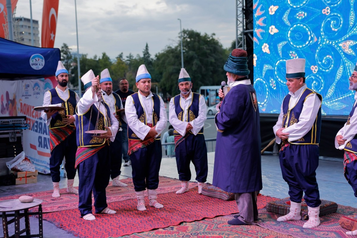 AHİLİK HAFTASI’NDA KAYSERİ’Yİ KÜLTÜR VE MÜZİKLE BULUŞTU