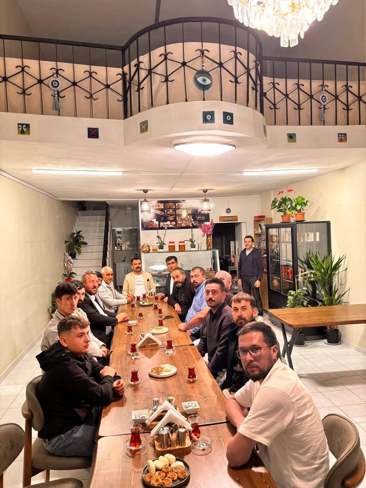 BBP'LİLER PlNARBAŞl İLÇE KONGRESİ HAZIRLIĞINDA