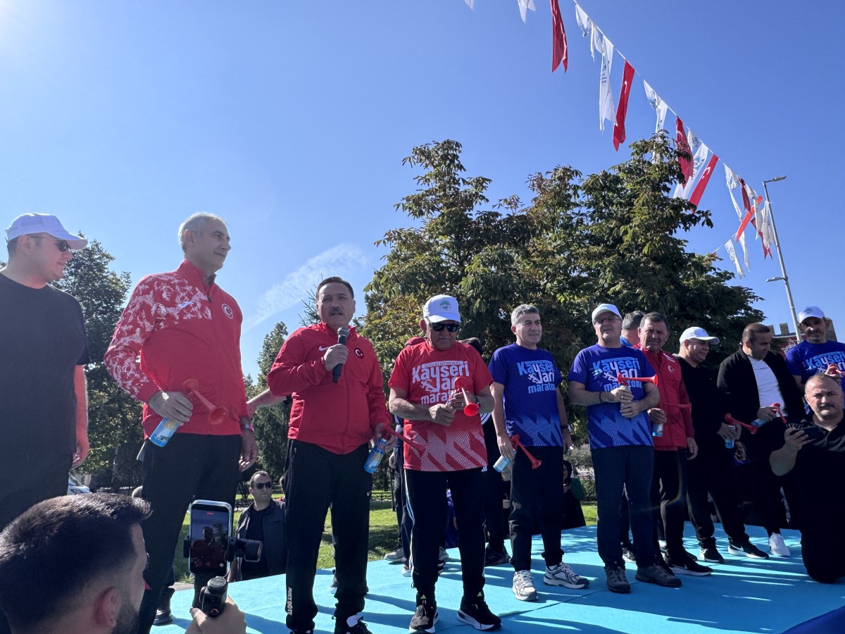 6. ULUSLARARASI KAYSERİ YARI MARATONU BÜYÜK BİR HEYECAN VE COŞKUYLA KOŞULDU