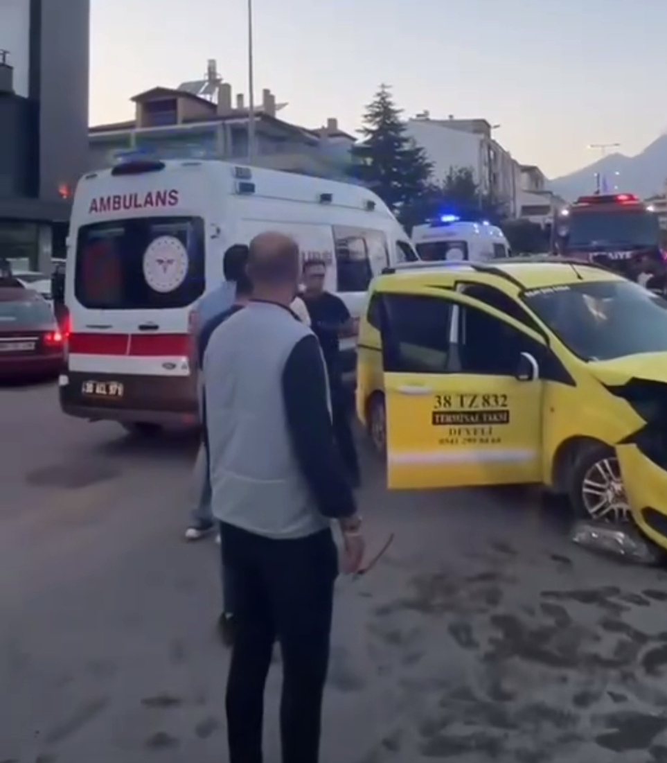 FRENİ BOŞALAN ARAÇ FACİAYA SEBEP OLUYORDU 