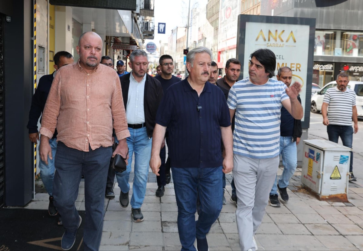 MELİKGAZİ BELEDİYESİ ŞEHRİN MERKEZİNE GÜZEL BİR DOKUNUŞ DAHA YAPIYOR