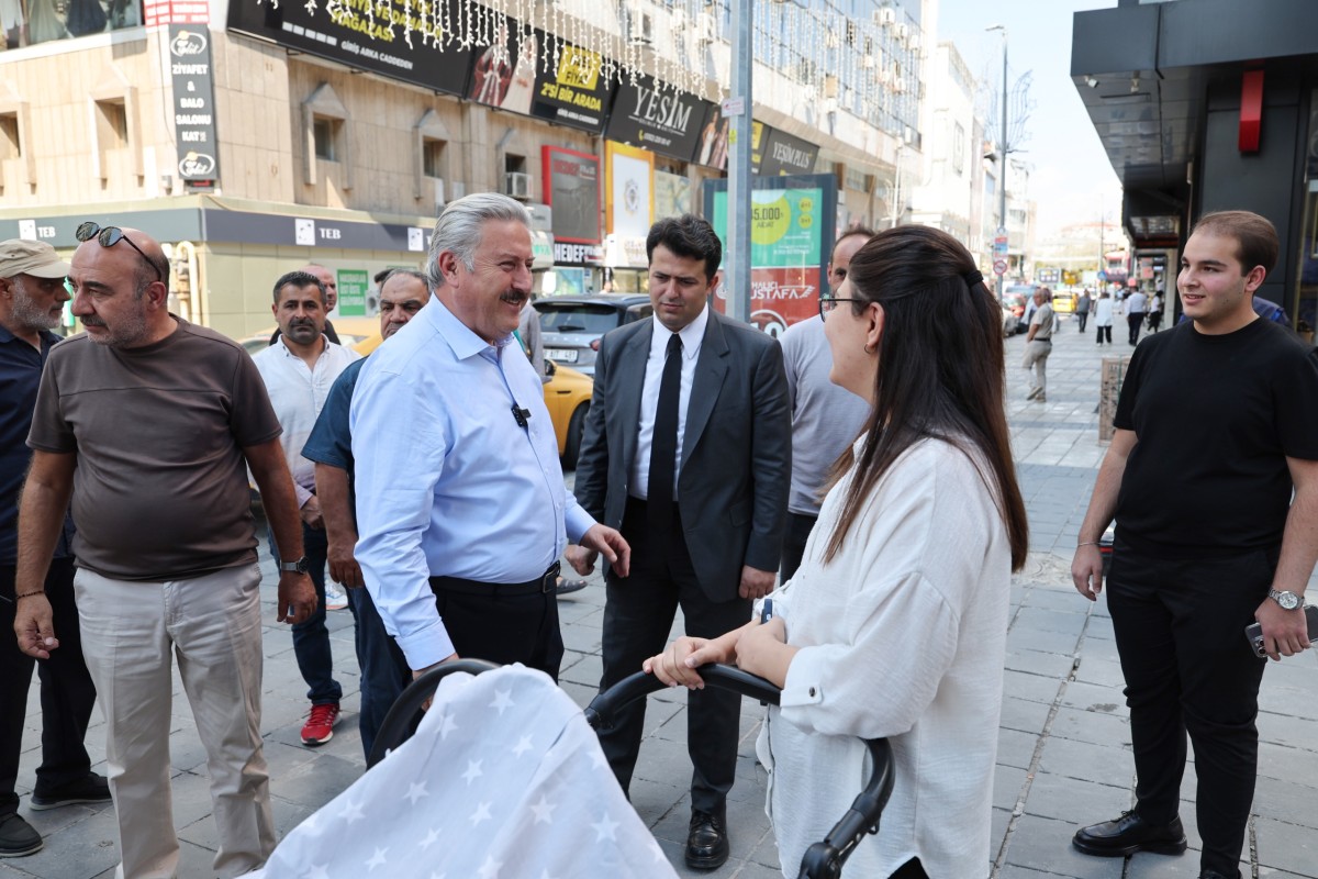 MELİKGAZİ BELEDİYESİ ŞEHRİN MERKEZİNE ESTETİK KATMAYA DEVAM EDİYOR