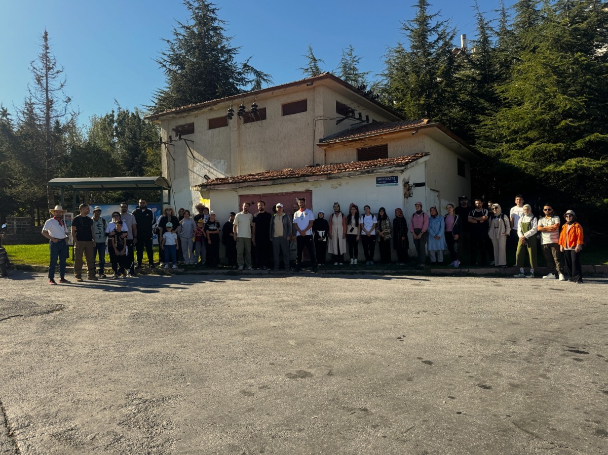 KIRLANGIÇ VADİSİ’NDE SPOR VE ÇEVRE TEMİZLİĞİ BİR ARADA GERÇEKLEŞTİ