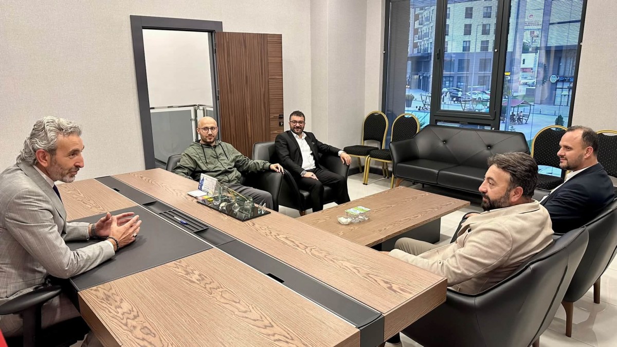 BAŞKAN NAVRUZ, İLAHİYATÇILARl AĞlRLADl