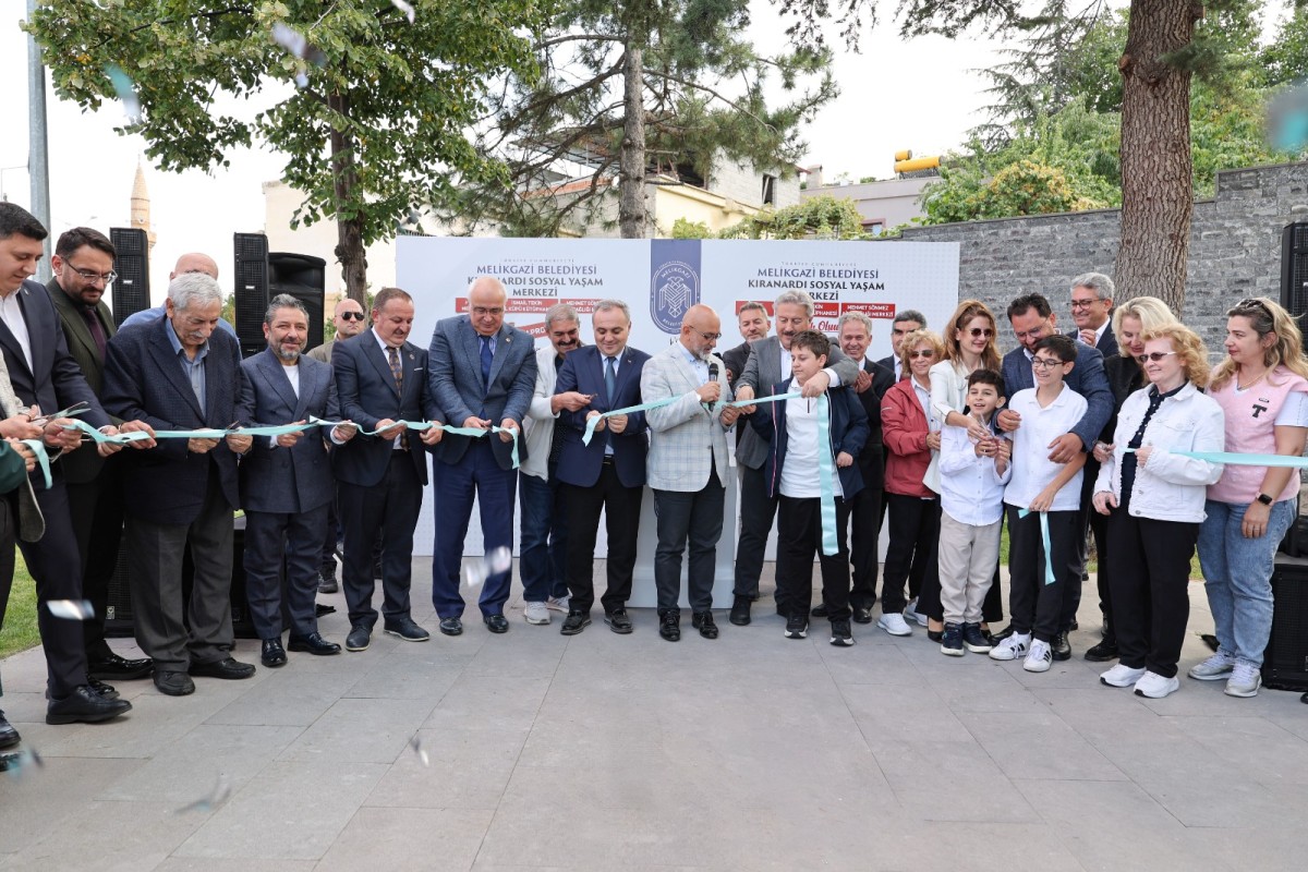 MELİKGAZİ BELEDİYESİ, 3 HİZMETİ BİR YERDE TOPLADI