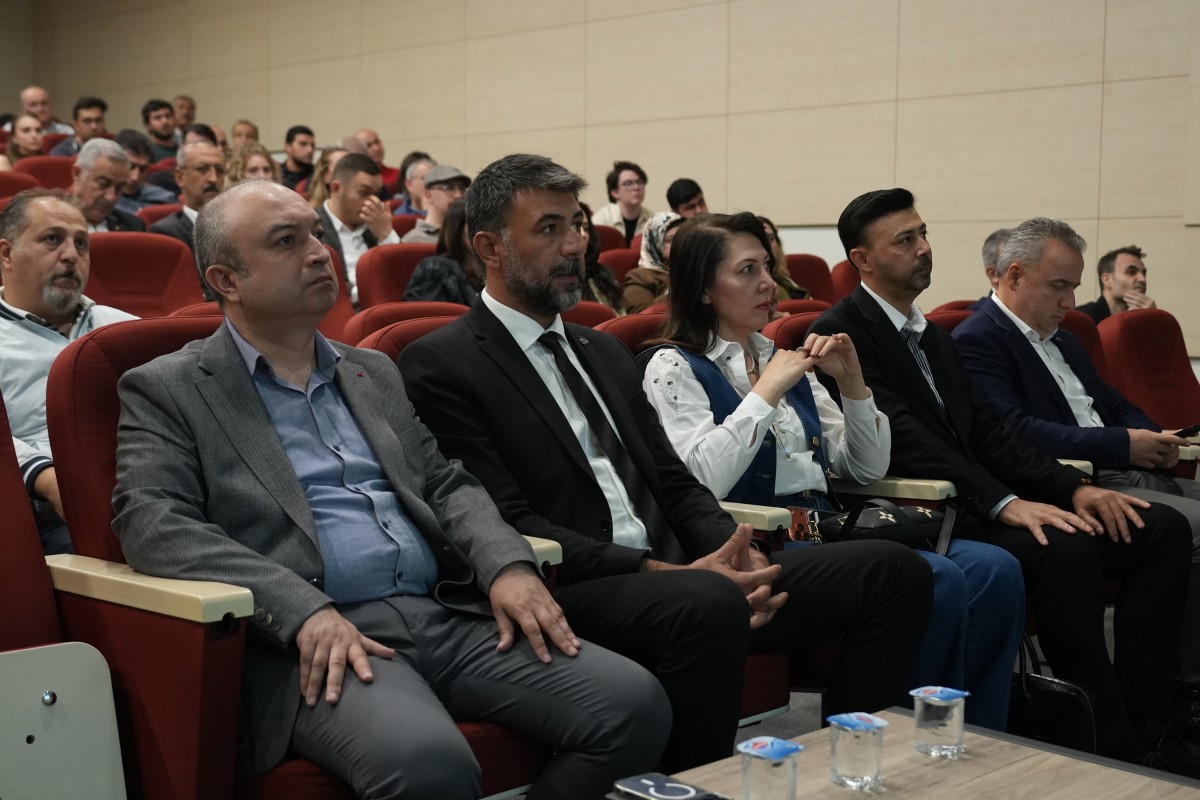YENİDER’DEN İŞ DÜNYASINA YAPAY ZEKÂ ÇAĞRISI