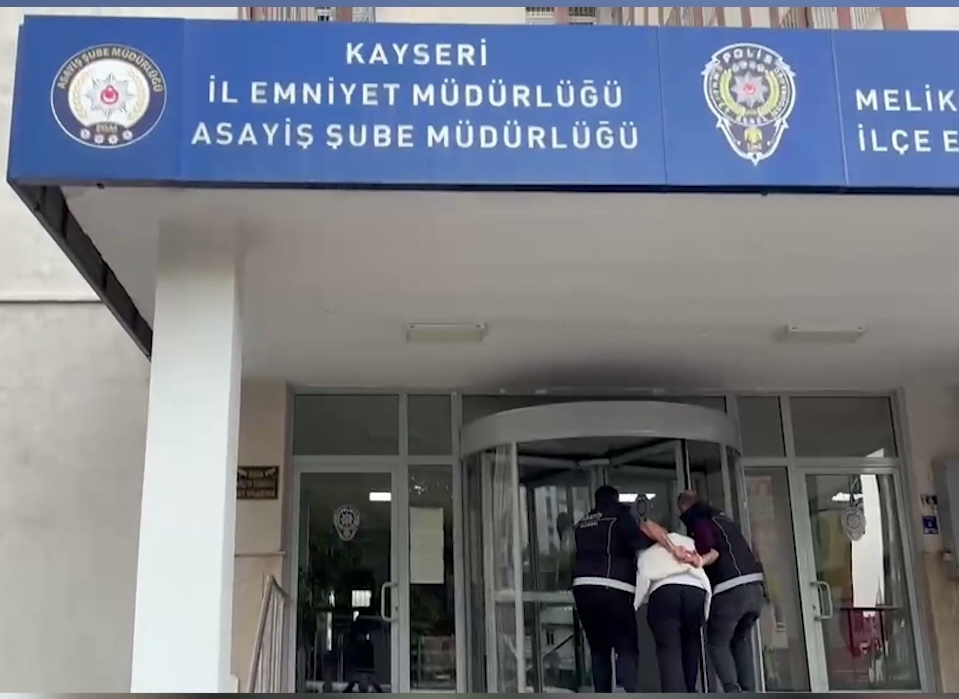 HlRSlZLlK SUÇUNDAN ARANAN ŞAHIS YAKALANDI 