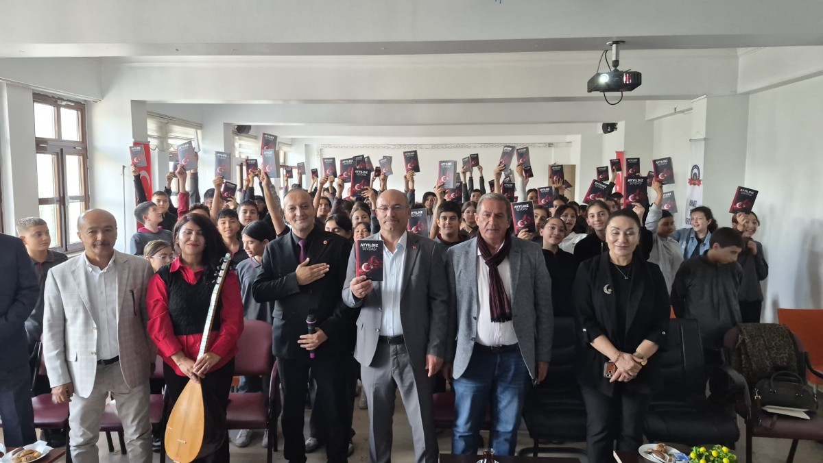 AY YlLDlZ SEVDASI İMZA GÜNÜ YAPILDI