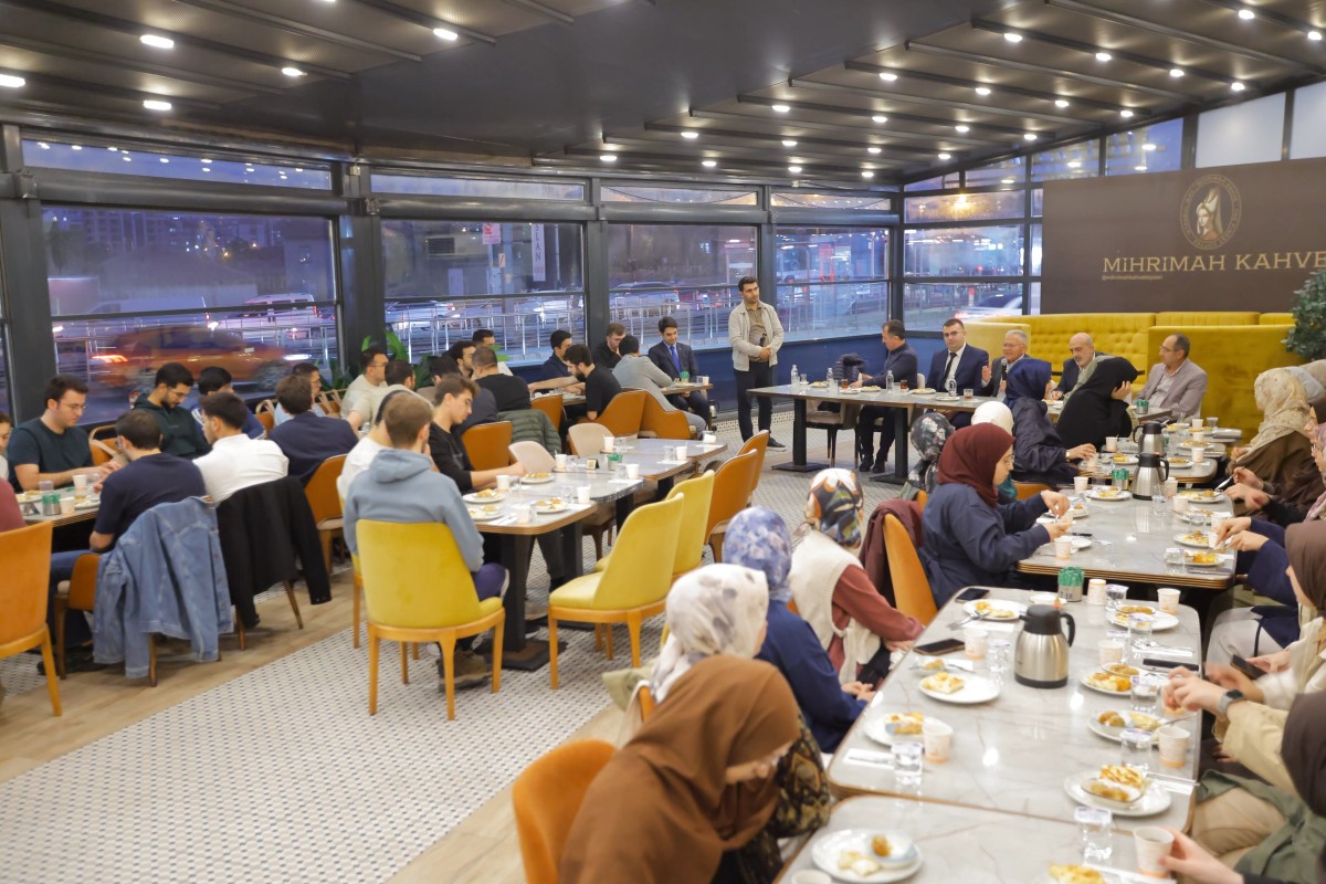 BAŞKAN BÜYÜKKILIÇ, TIP FAKÜLTESİ ÖĞRENCİLERİYLE BİR ARAYA GELDİ