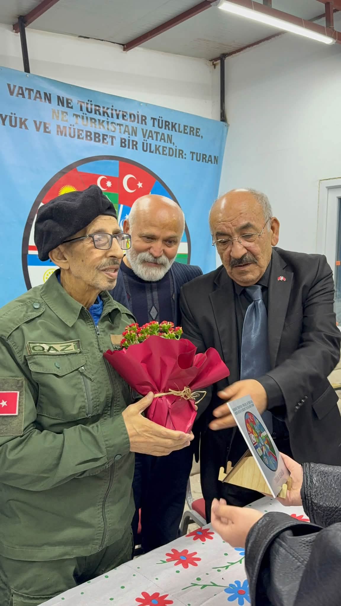 KARABAĞ GAZİSİ ATİLLA YUMAK, TURAN GENÇLİĞİYLE BULUŞTU 