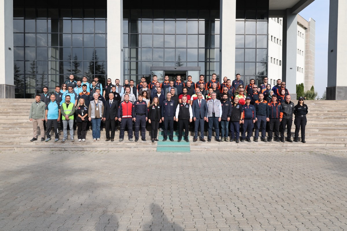 ERÜ'DE GERÇEĞİNİ ARATMAYAN TATBİKAT 