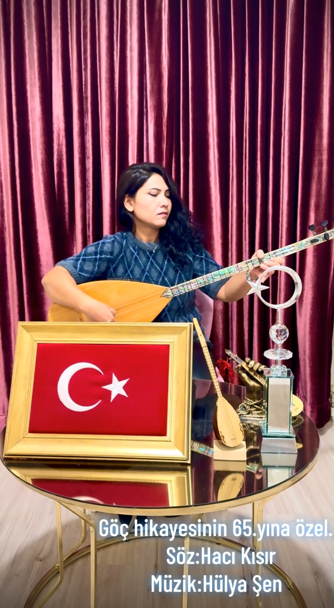 ŞİİRDEN BİR ÇİÇEK, TÜRKÜDEN BİR ÇELENK 
